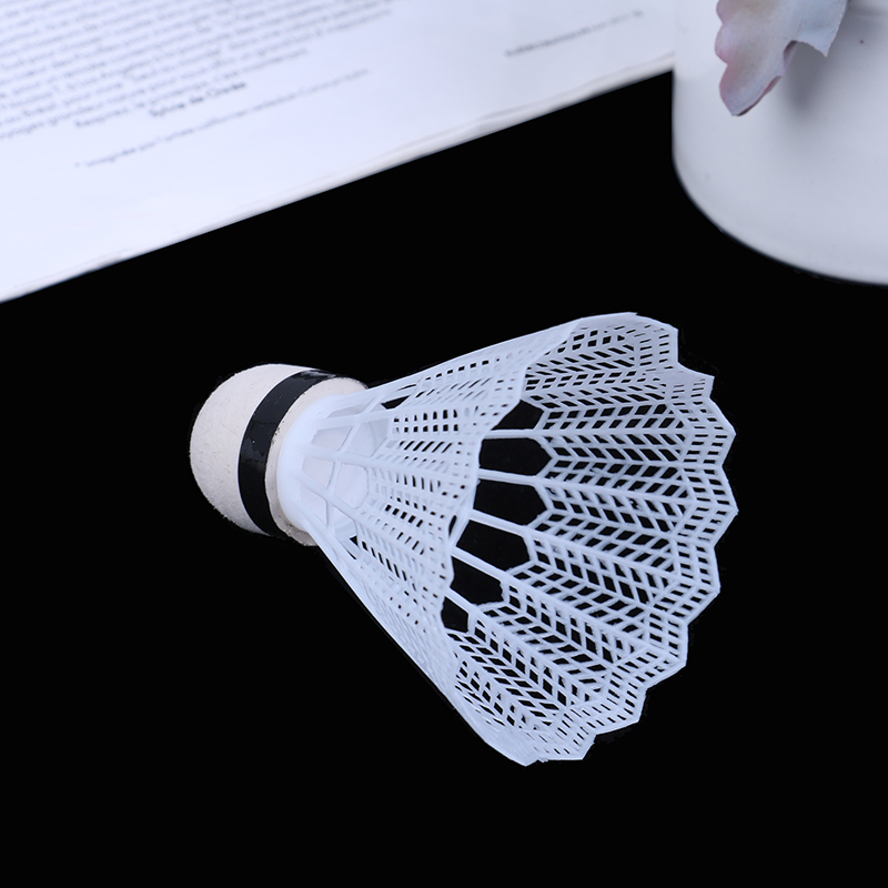 Peteca de badminton de plástic - Badminton Nylon Shuttlecock avaliação e preço